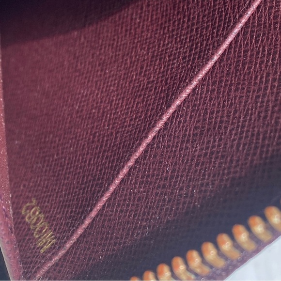 LOUIS Vuitton Atoll Organizer Wallet Taiga Leather - Picture 11 of 11